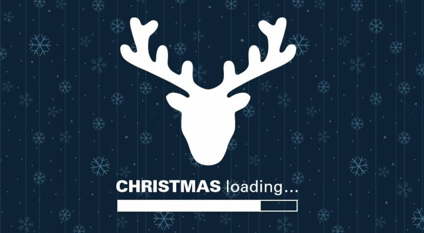 Weiße Rentiersilhouette über der Aufschrift „CHRISTMAS loading...“ und einem Ladebalken auf dunkelblauem Schneeflockenhintergrund.