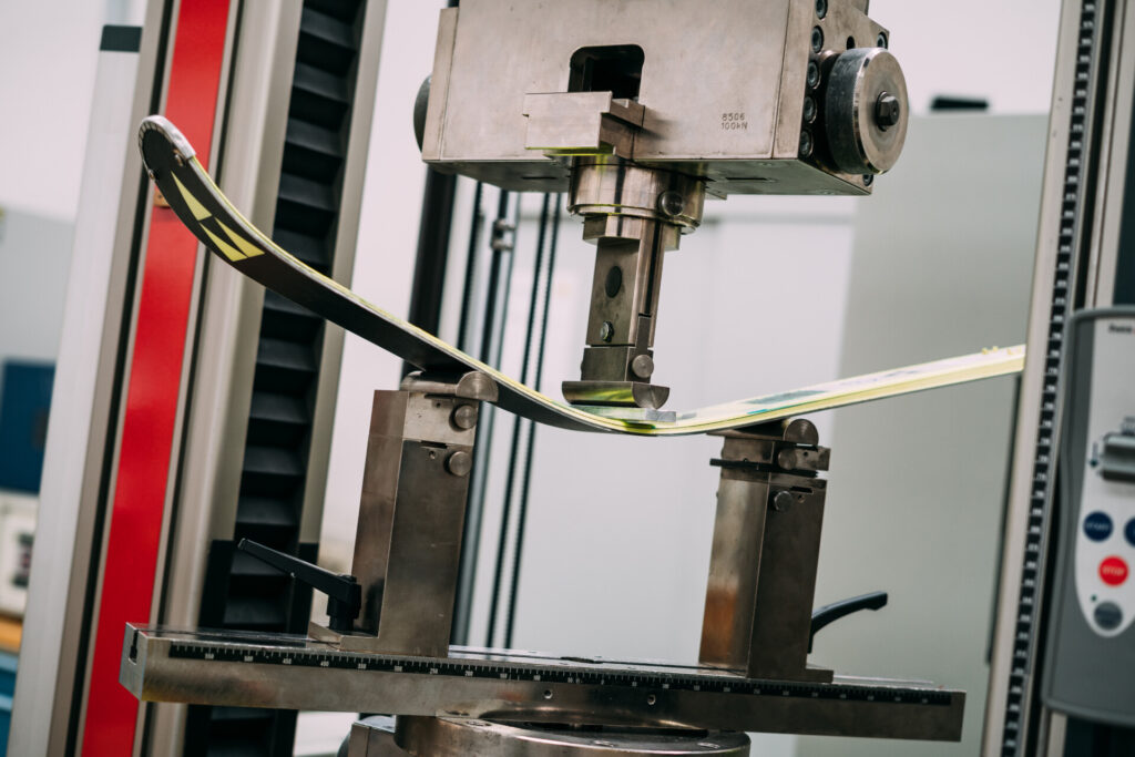 Ski testing machine